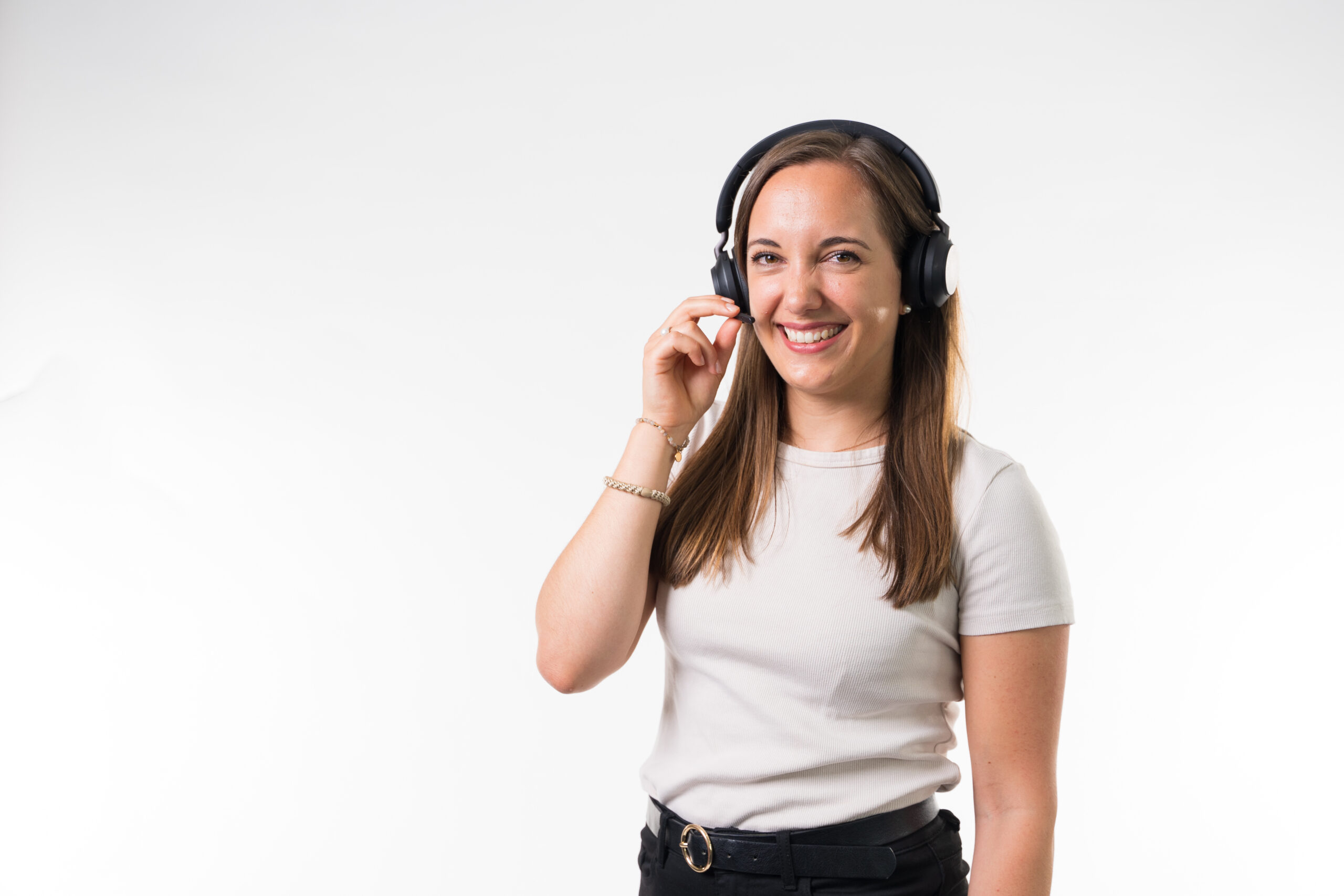 Head of Operations Anja Amann beim Gespräch